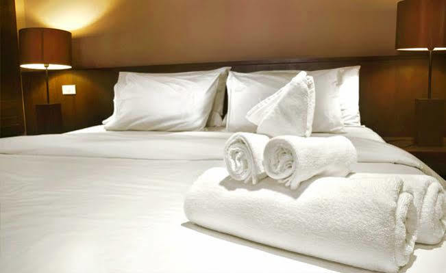 Lindsay Motel 2*